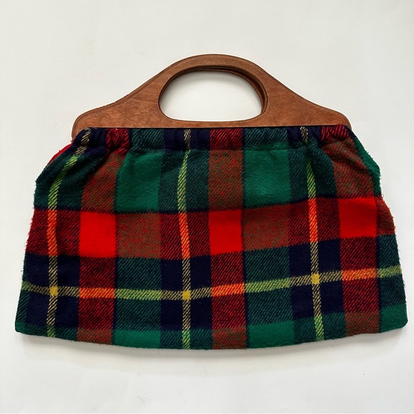 Vintage Handbags - Vintage Plaid Wood Handled Bermuda Bag